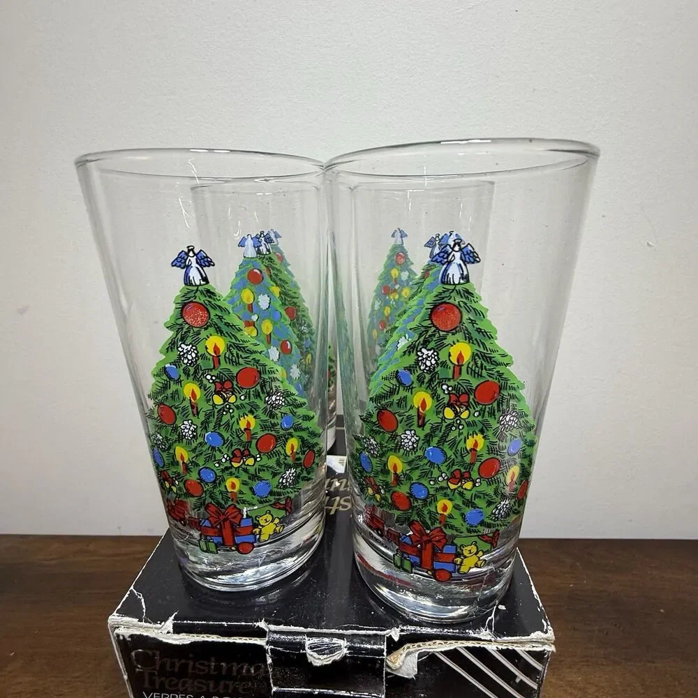 Vintage 1991 Christmas Treasure Set of 4 Drinking Glass Tumblers By Action Ind.